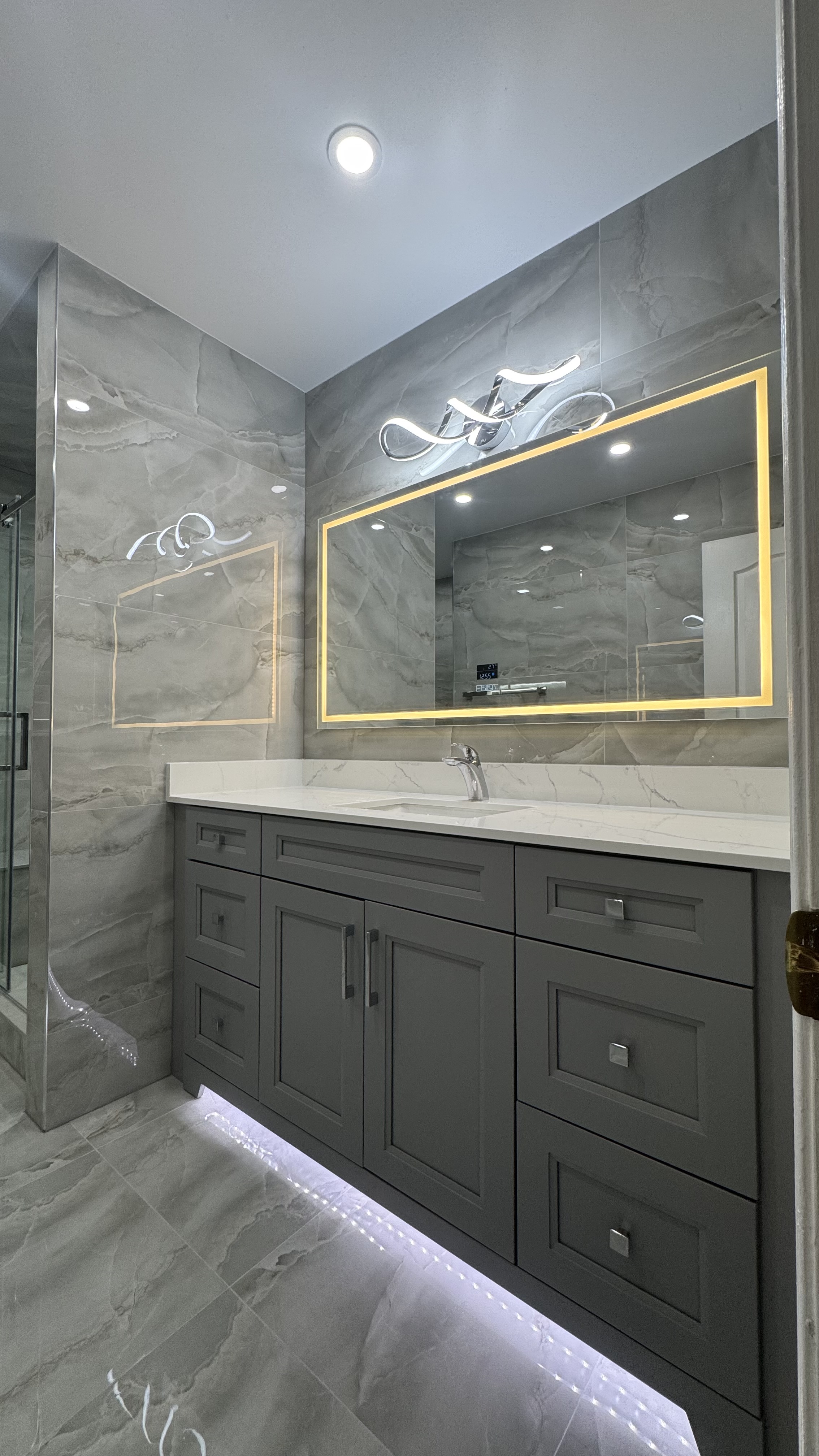 Master washroom vanity renovation